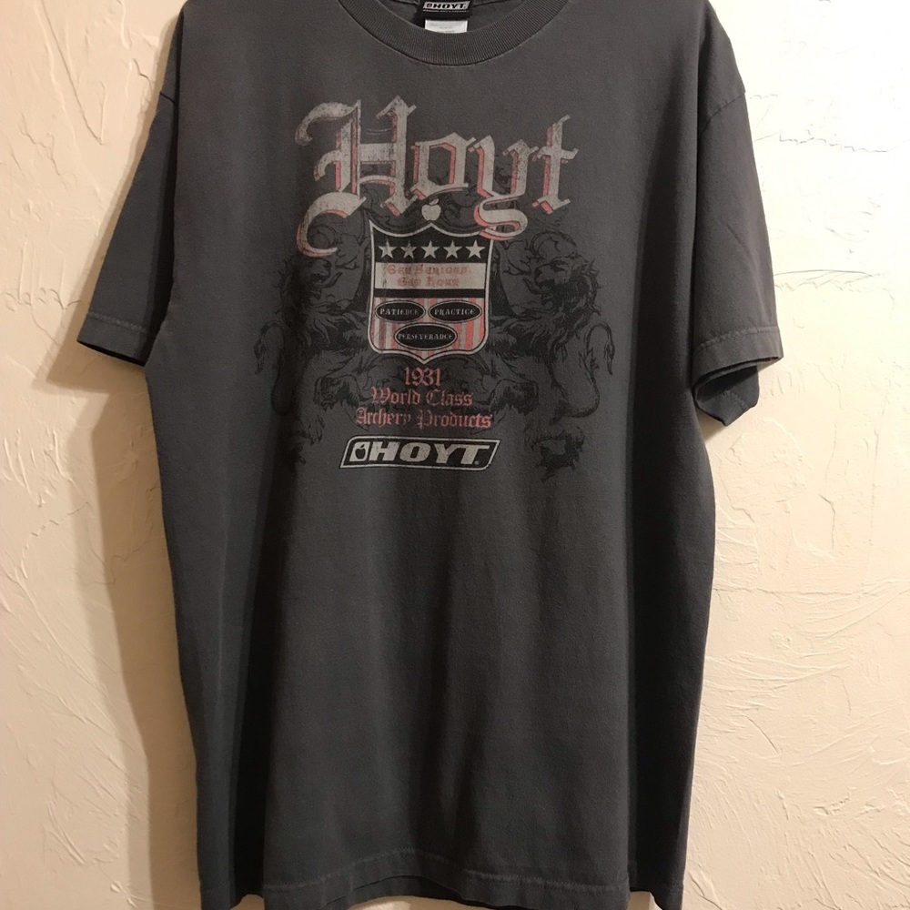 Men’s HOYT Tee shirt S/S Charcoal Gray L used but in good condition no holes